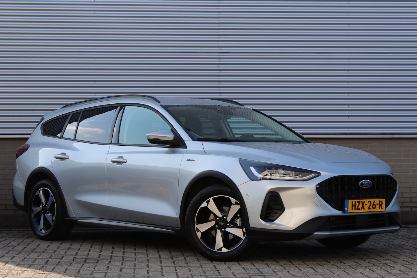 Ford Focus Wagon - 1.0 EcoBoost Hybrid 125PK Active | Adaptieve Cruis | BLIS | Led | Navigatie | Winterpack - AutoWereld.nl