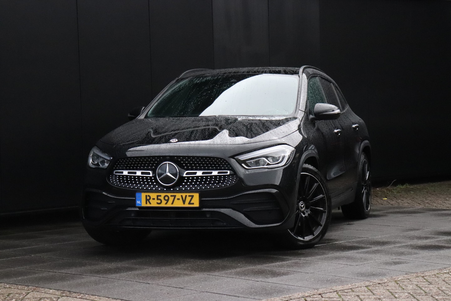 Mercedes-Benz GLA-Klasse - 180 AMG Line | PANO | CAMERA | NAVI | CRUISE | LMV | - AutoWereld.nl