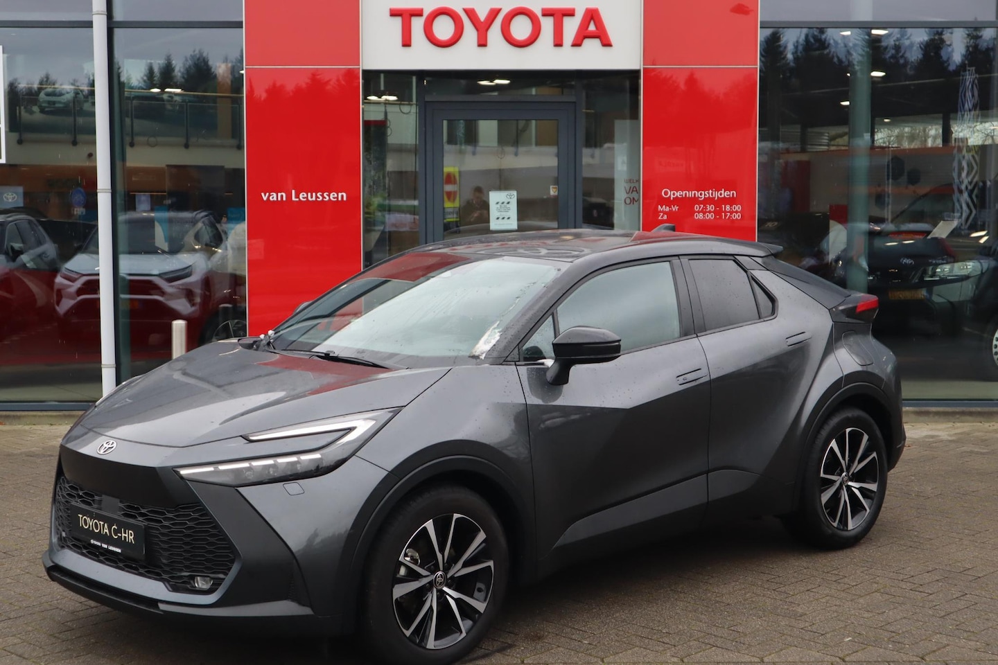 Toyota C-HR - HYBRID 140 FIRST EDITION ANDROID/APPLE STOEL/STUURVERW. P-SENSOREN EL-ACHTERKLEP DODEHOEK - AutoWereld.nl