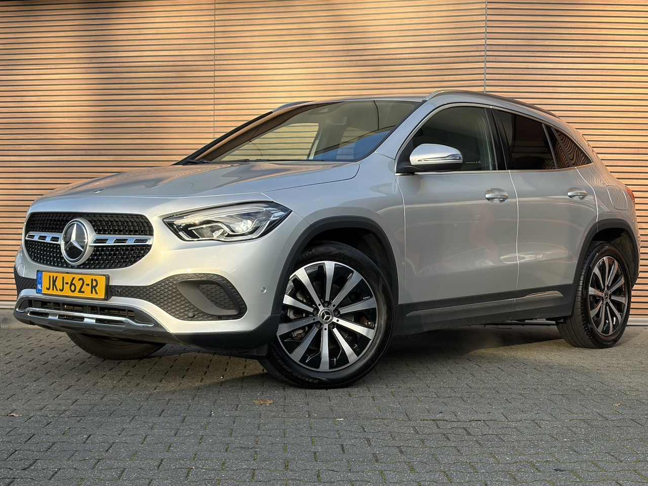 Mercedes-Benz GLA-Klasse - 250 e Business Solution Navigatie / Cruise / Camera - AutoWereld.nl
