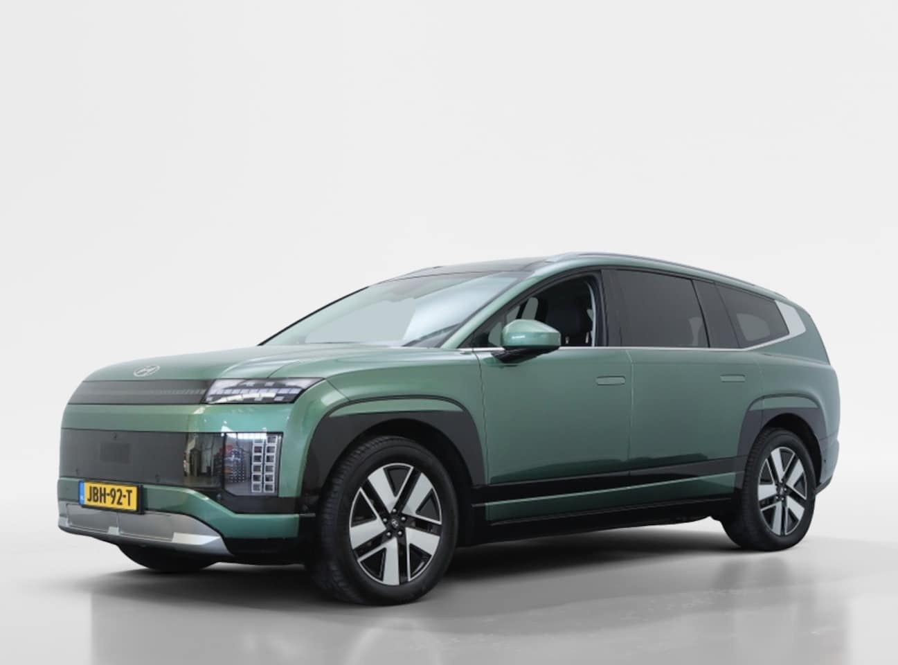 Hyundai IONIQ 9 - Connect+ 7-persoons 110 kWh | Panoramadak | Leder | Massage | - AutoWereld.nl