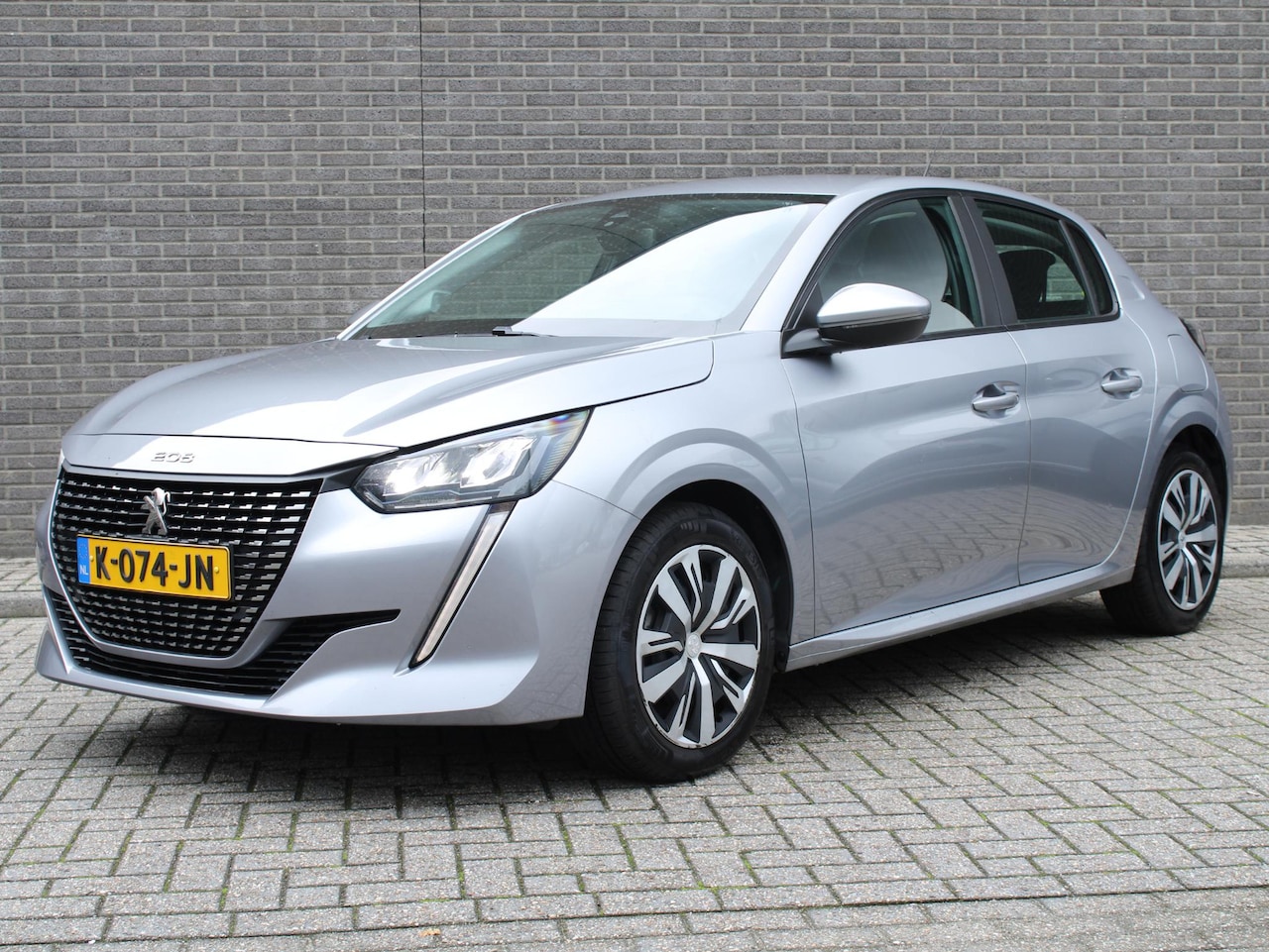 Peugeot 208 - 1.2 PureTech Active Navigatie, Parkeersensoren achter, Cruise control, Applecarplay/Androi - AutoWereld.nl