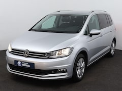 Volkswagen Touran - 1.5 TSI Highline 7p Automaat | Stoelverwarming | Adaptive Cruise Control | Parkeersensoren