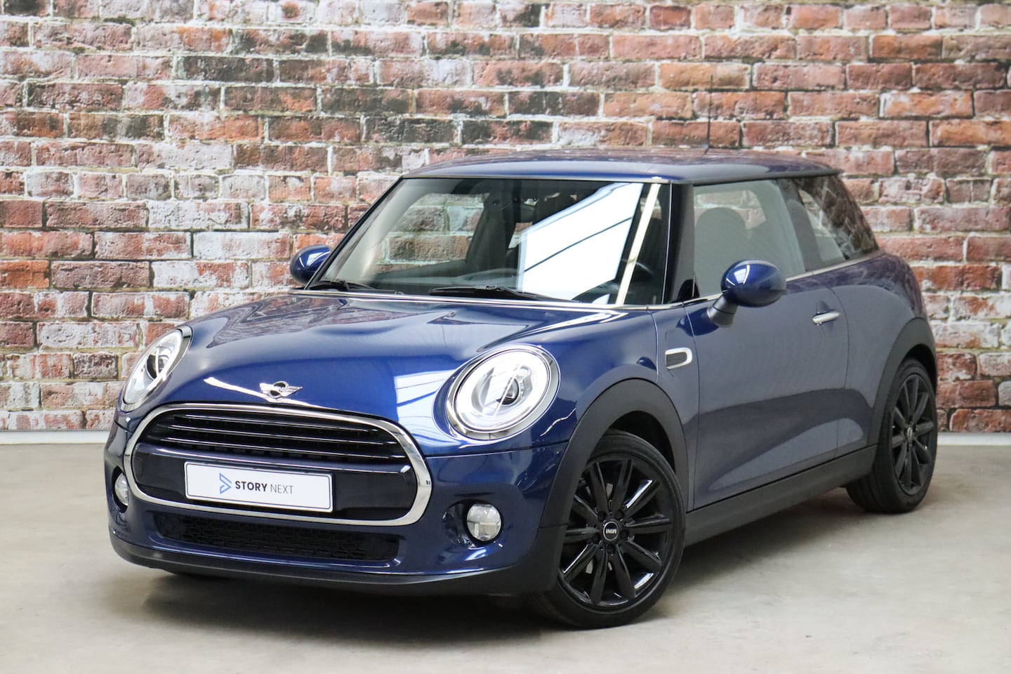 MINI Cooper - Hatchback Chili 3 deurs / Climate Control / Lichtpakket / Cruise Control / 17 Inch / LED / - AutoWereld.nl