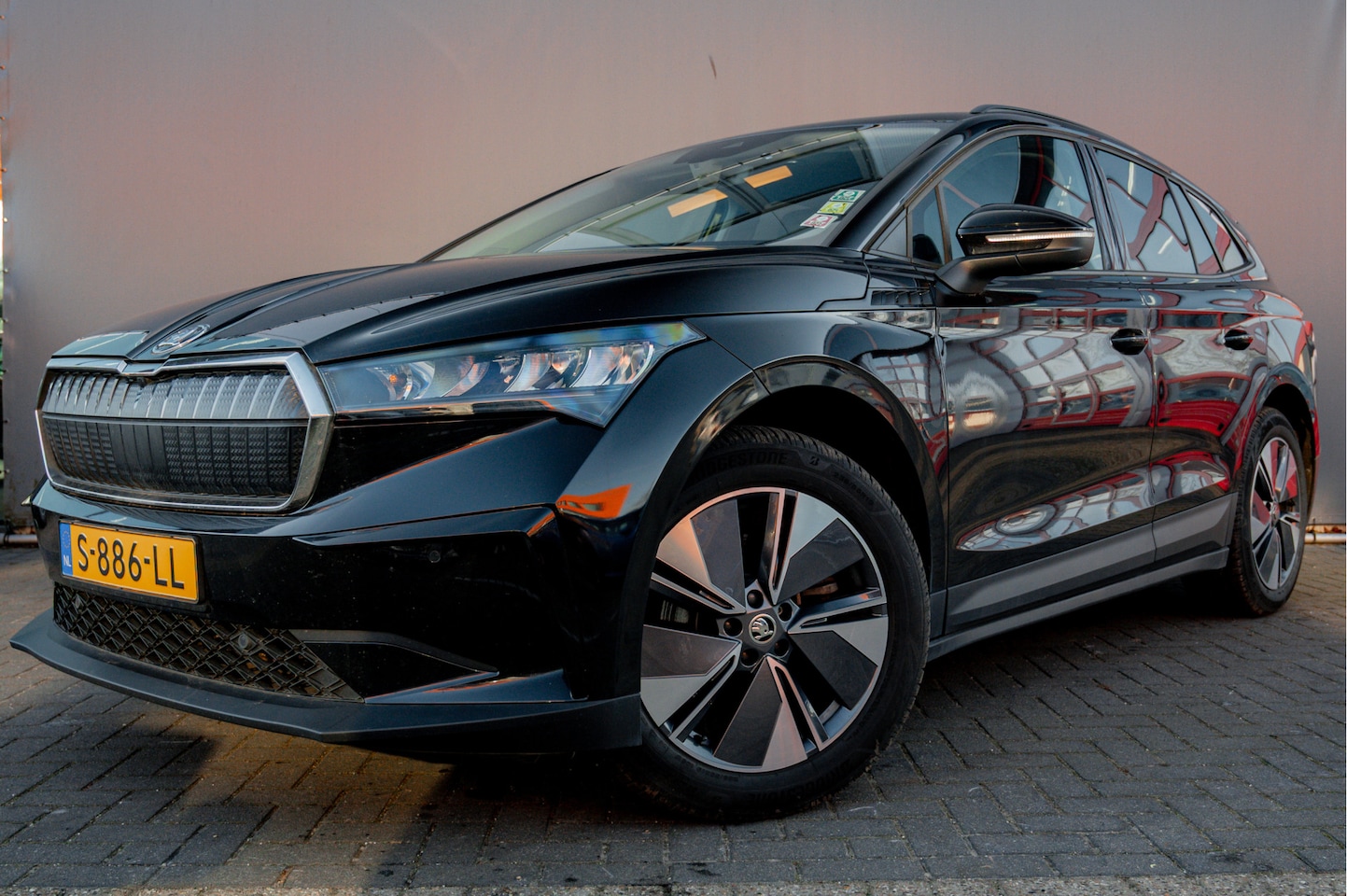 Skoda Enyaq iV - BWJ 2023 60 180 pk TREKHAAK | FULL LED | LEDER | STOELVERW. | CAMERA | ADAPTIVE CRUISE | C - AutoWereld.nl