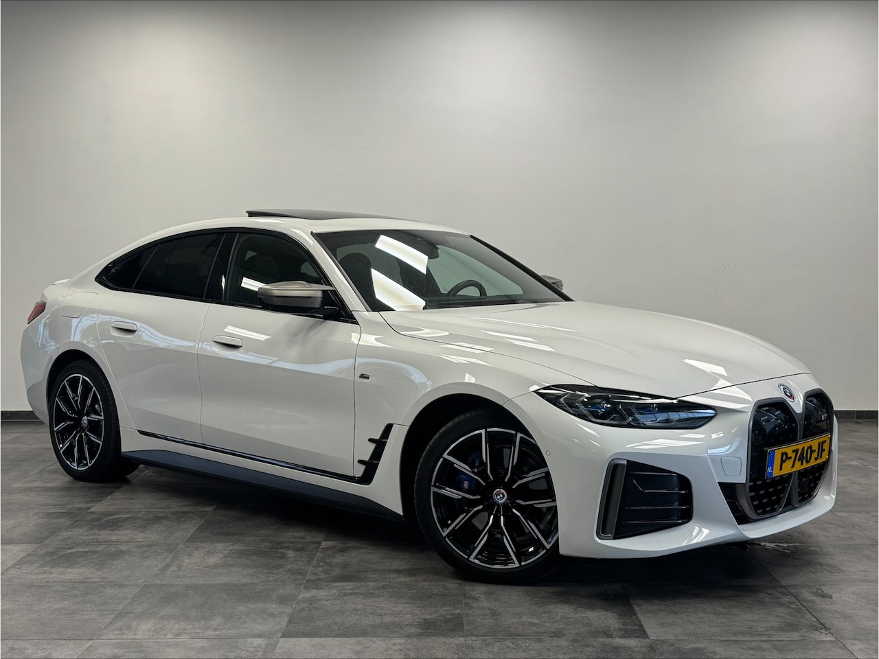 BMW i4 - M50 High Executive 84 kWh ACC 360 Camera schuifkanteldak H&K 544PK NL Auto - AutoWereld.nl