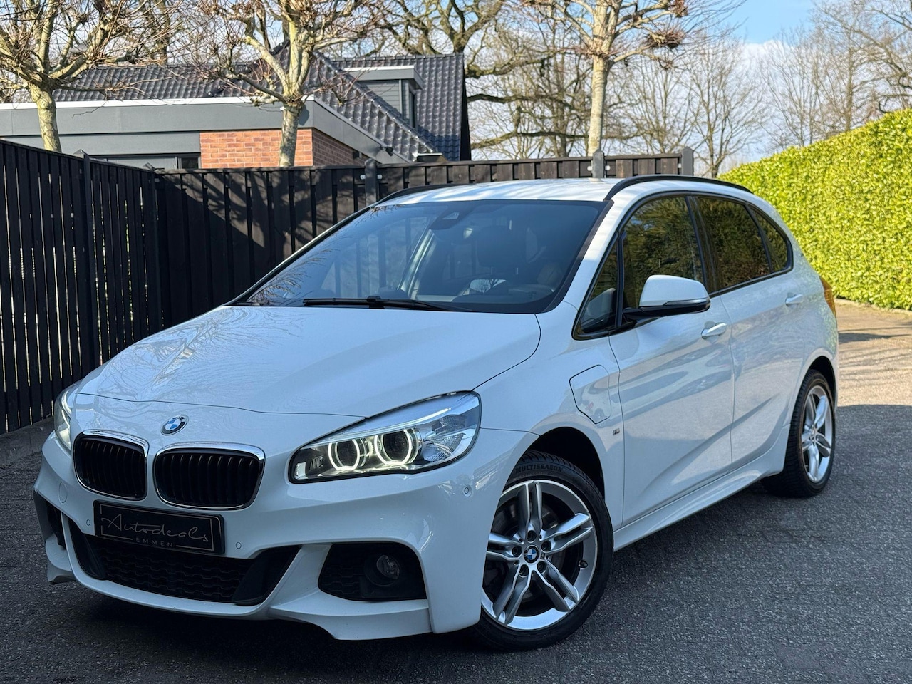 BMW 2-serie Active Tourer - 225xe M Sport HUD LEER - AutoWereld.nl