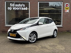 Toyota Aygo - 1.0 VVT-i x-play | Airco | Camera | Cruise | Leer | Stoelverwarming