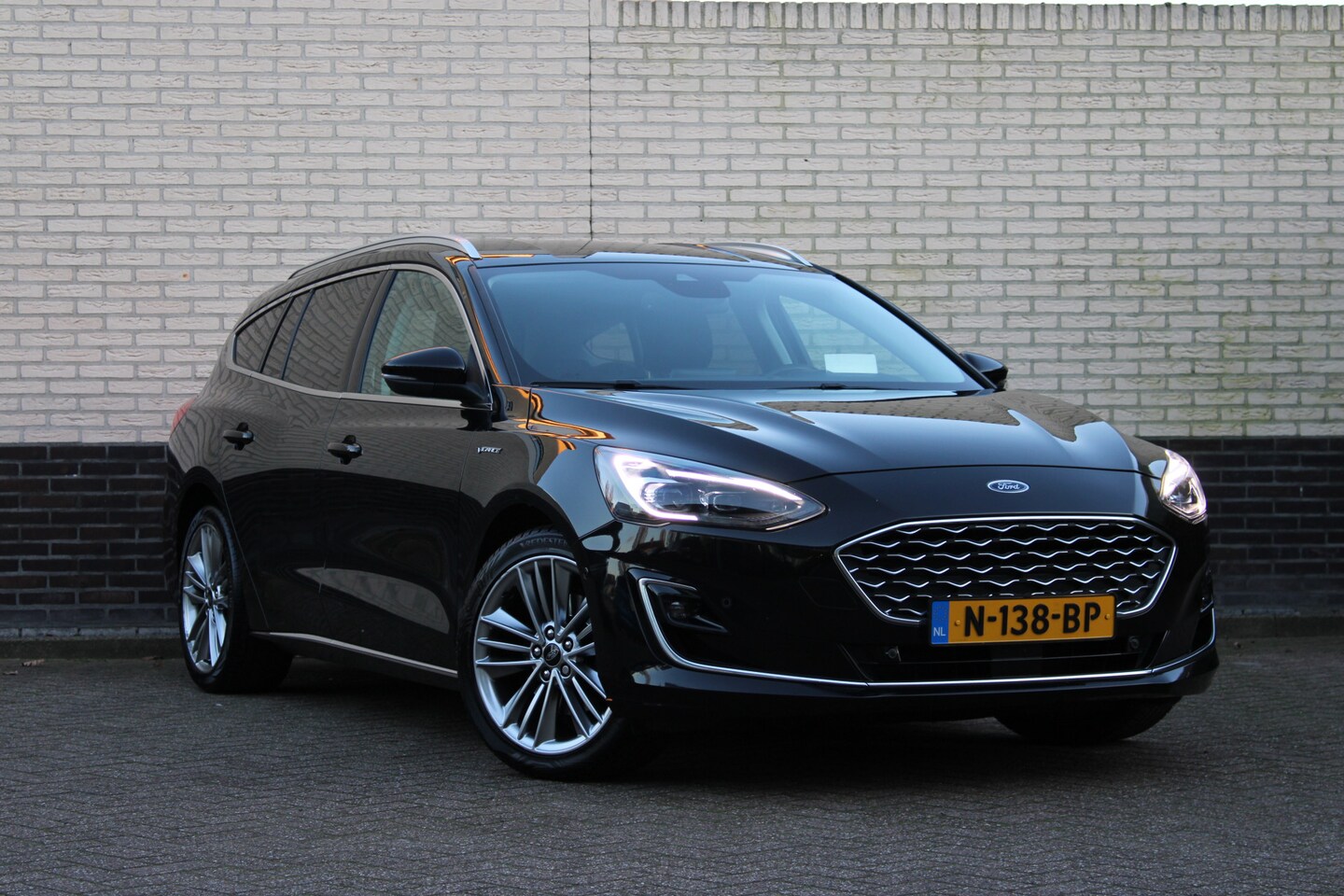 Ford Focus Wagon - 1.5 EcoBoost Vignale | Adaptieve cruise | BLIS | Camera | Head-up | Winterpack | - AutoWereld.nl