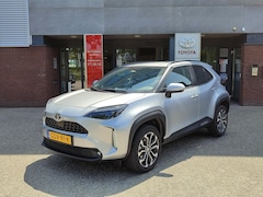Toyota Yaris Cross - 1.5 Hybrid 115 First Edition 4S-BANDEN NAVI KEYLESS 17'' LM-VELGEN APPLE/ANDROID CLIMA CAM