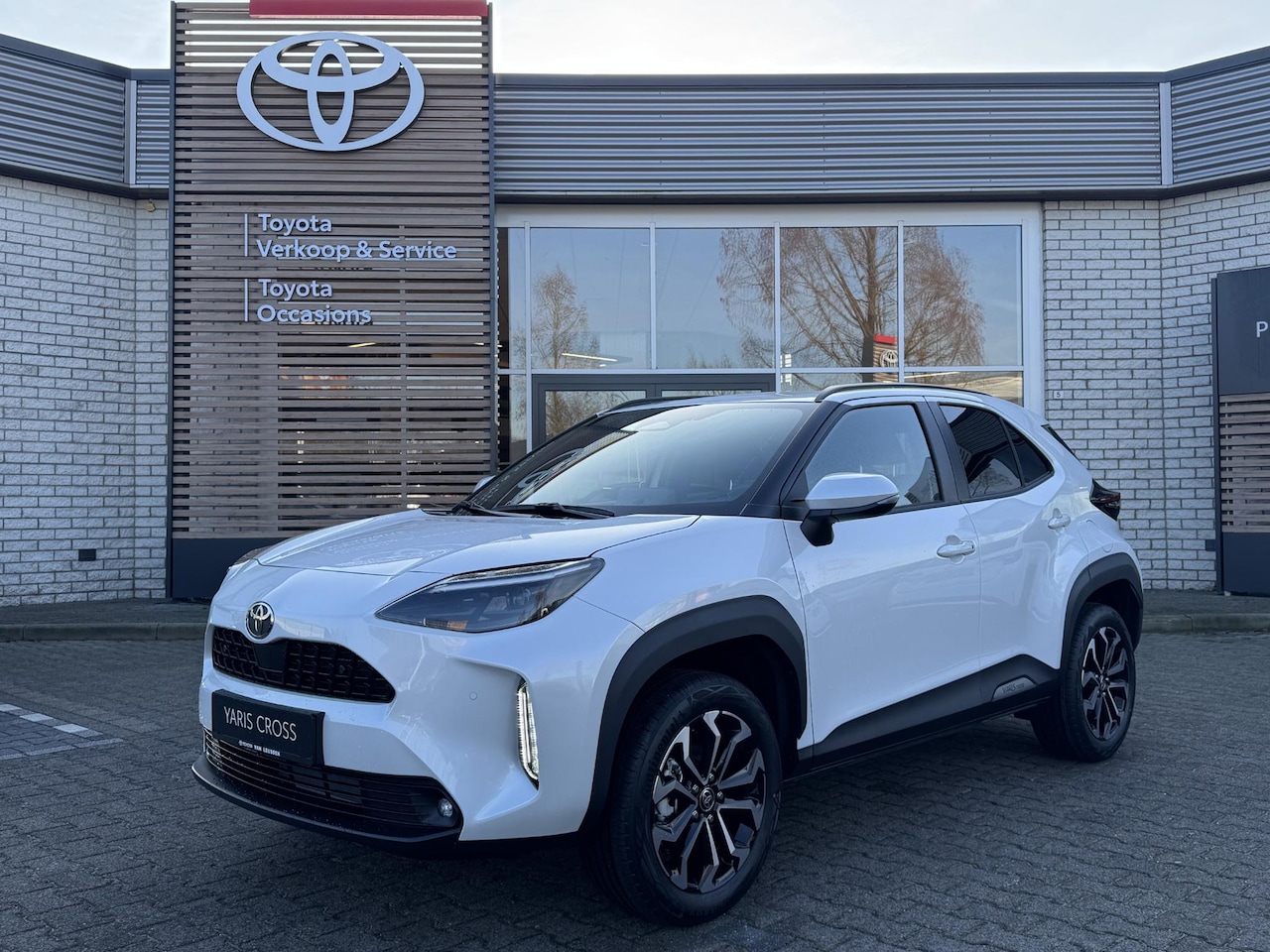 Toyota Yaris Cross - HYBRID 130 DYNAMIC NIEUW & DIRECT LEVERBAAR!!! COMFORT PACK BLIND-SPOT PARK-SENSOREN STOEL - AutoWereld.nl