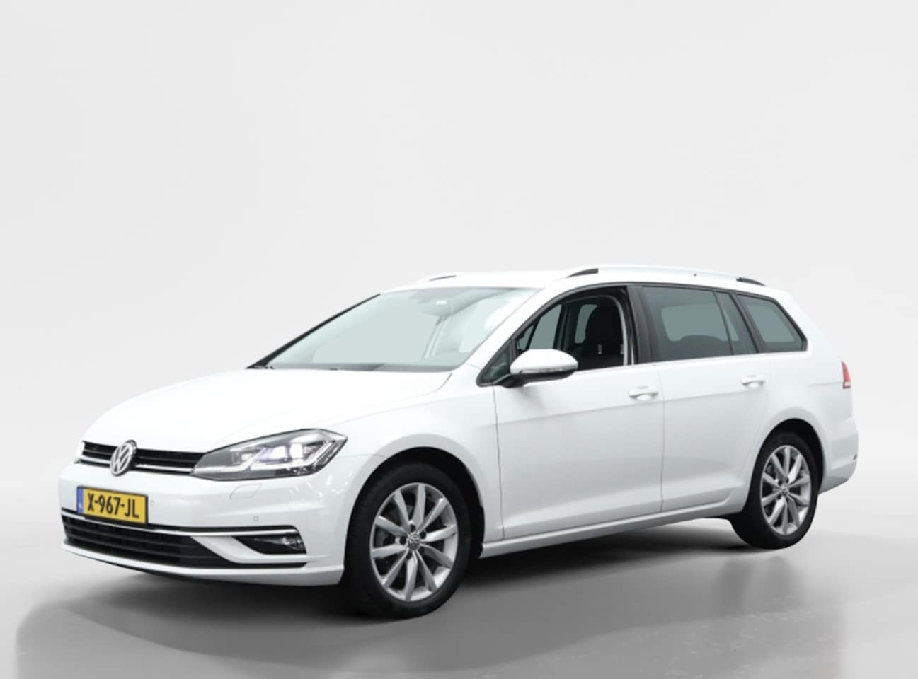 Volkswagen Golf - 1.5 TSI Highline Automaat | Navigatie | Camera | Adaptive cruise - AutoWereld.nl