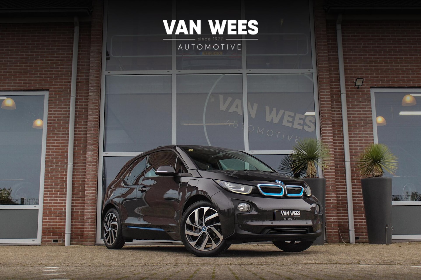 BMW i3 - Range Extender Comfort | Dakraam | Cruise Control adaptief | Camera | Stoelverwarming | Cl - AutoWereld.nl