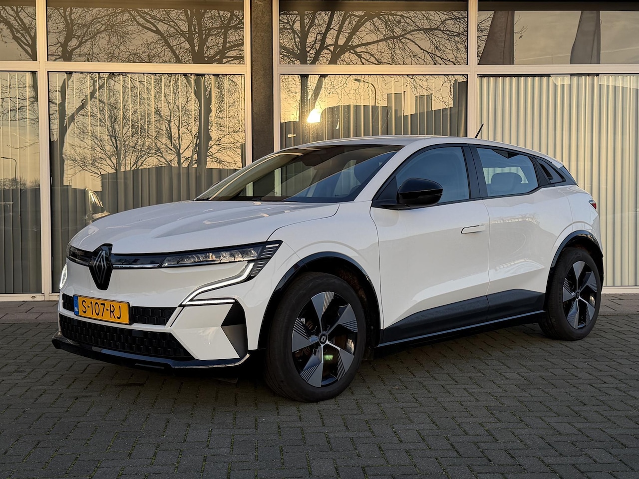 Renault Mégane E-Tech - EV60 Optimum Charge Equilibre 218PK Automaat Achteruitrijcamera, Keyless, Stoel & Stuurwie - AutoWereld.nl