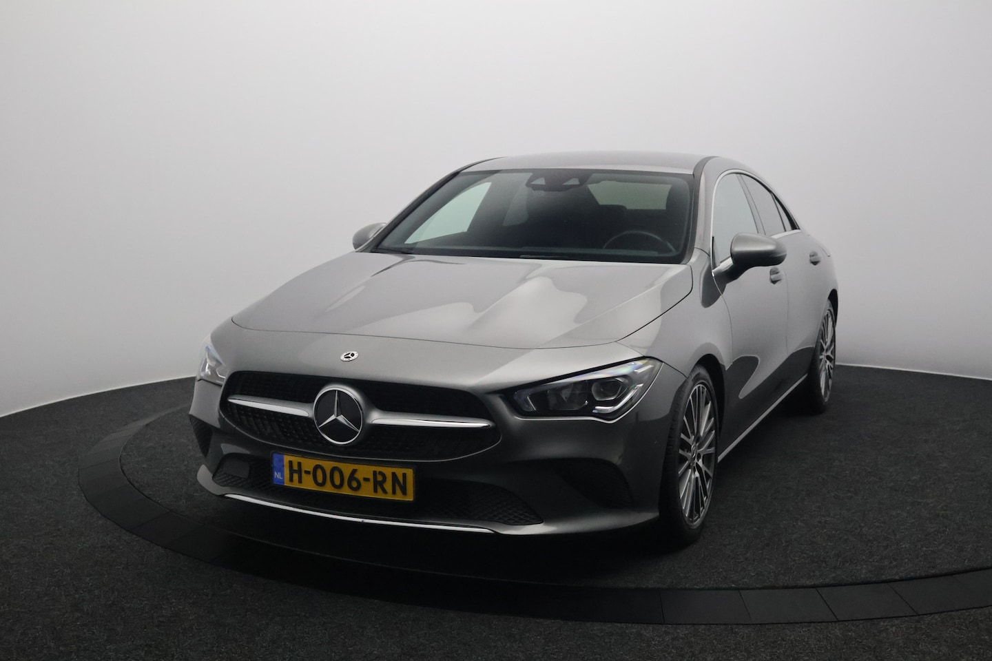 Mercedes-Benz CLA-Klasse - 180 d Launch Edition | Sfeerverlichting | Led | Camera | Carplay&Android - AutoWereld.nl