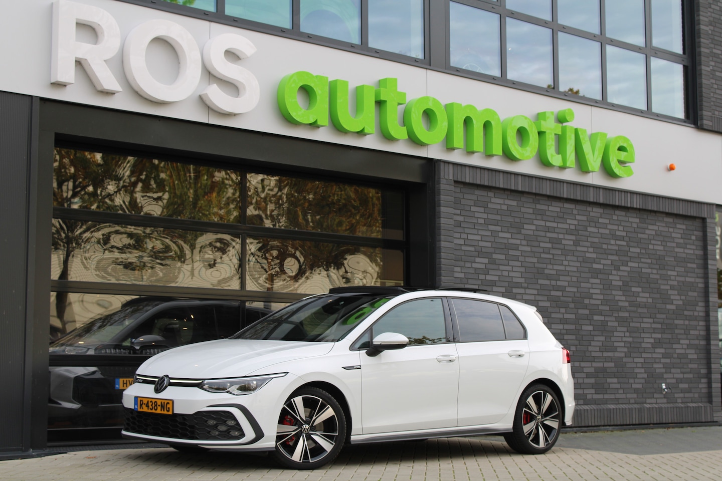 Volkswagen Golf - 2.0 TDI GTD | PANO | DODE HOEK | SFEERVERLICHTING | CAMERA | STOELVERW | CARPLAY | - AutoWereld.nl