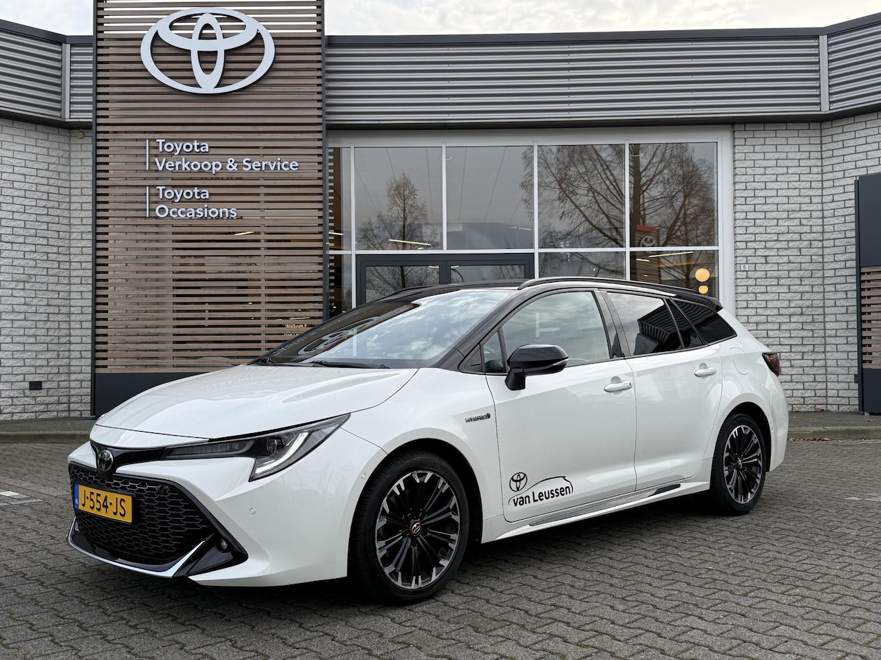 Toyota Corolla Touring Sports - 2.0 HYBRID GR-SPORT STOELVERW PARKSENSOR CAMERA KEYLESS APPLE/ANDROID 17"LM-VELGEN NL-AUTO - AutoWereld.nl