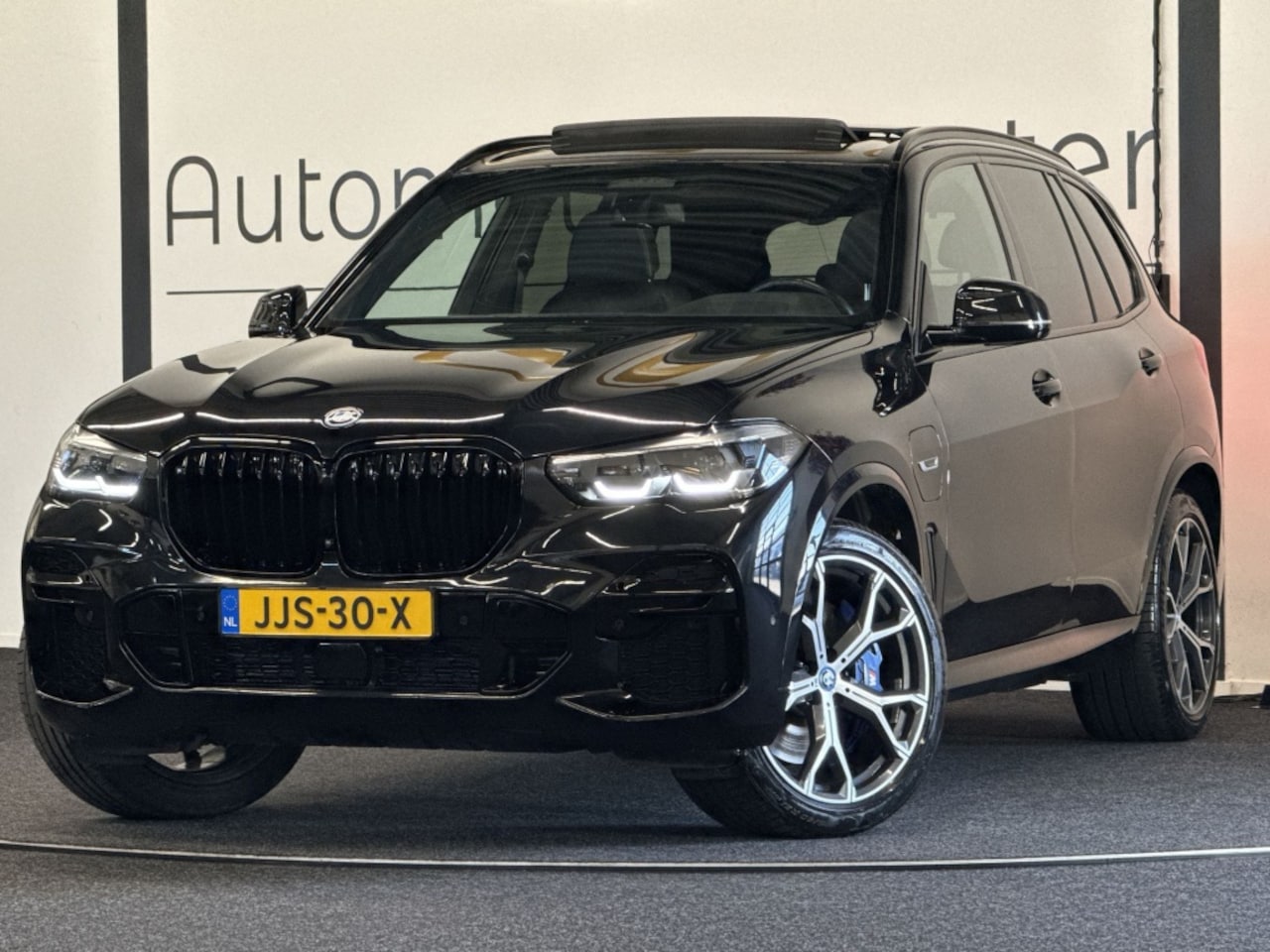 BMW X5 - xDrive45e High Exec M-SPORT | HUD | SKYLOUNGE | 4-WIEL BESTURING - AutoWereld.nl