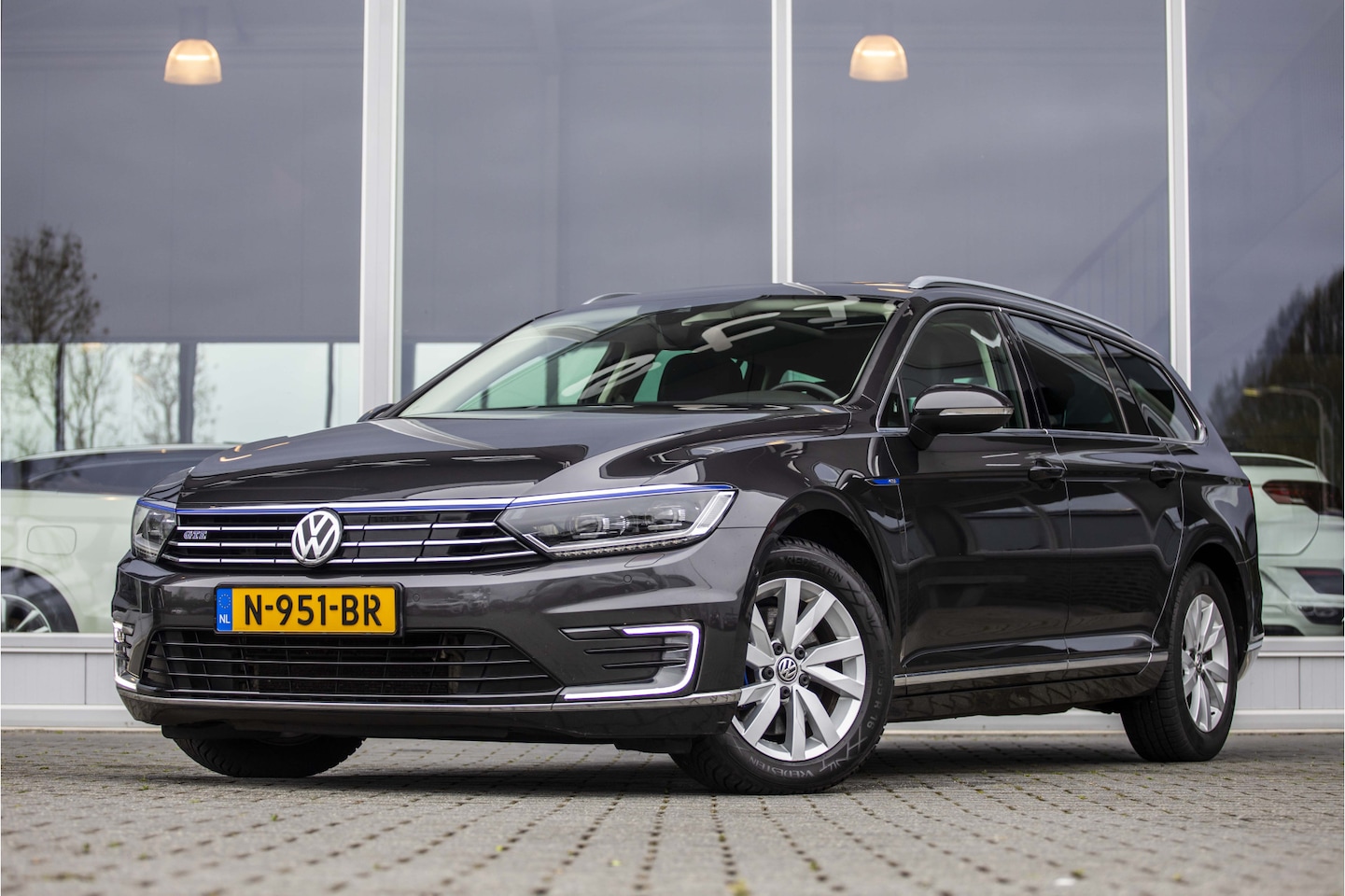Volkswagen Passat Variant - 1.4 TSI GTE Highline | Pano | Trekhaak | Stoelverwar. - AutoWereld.nl