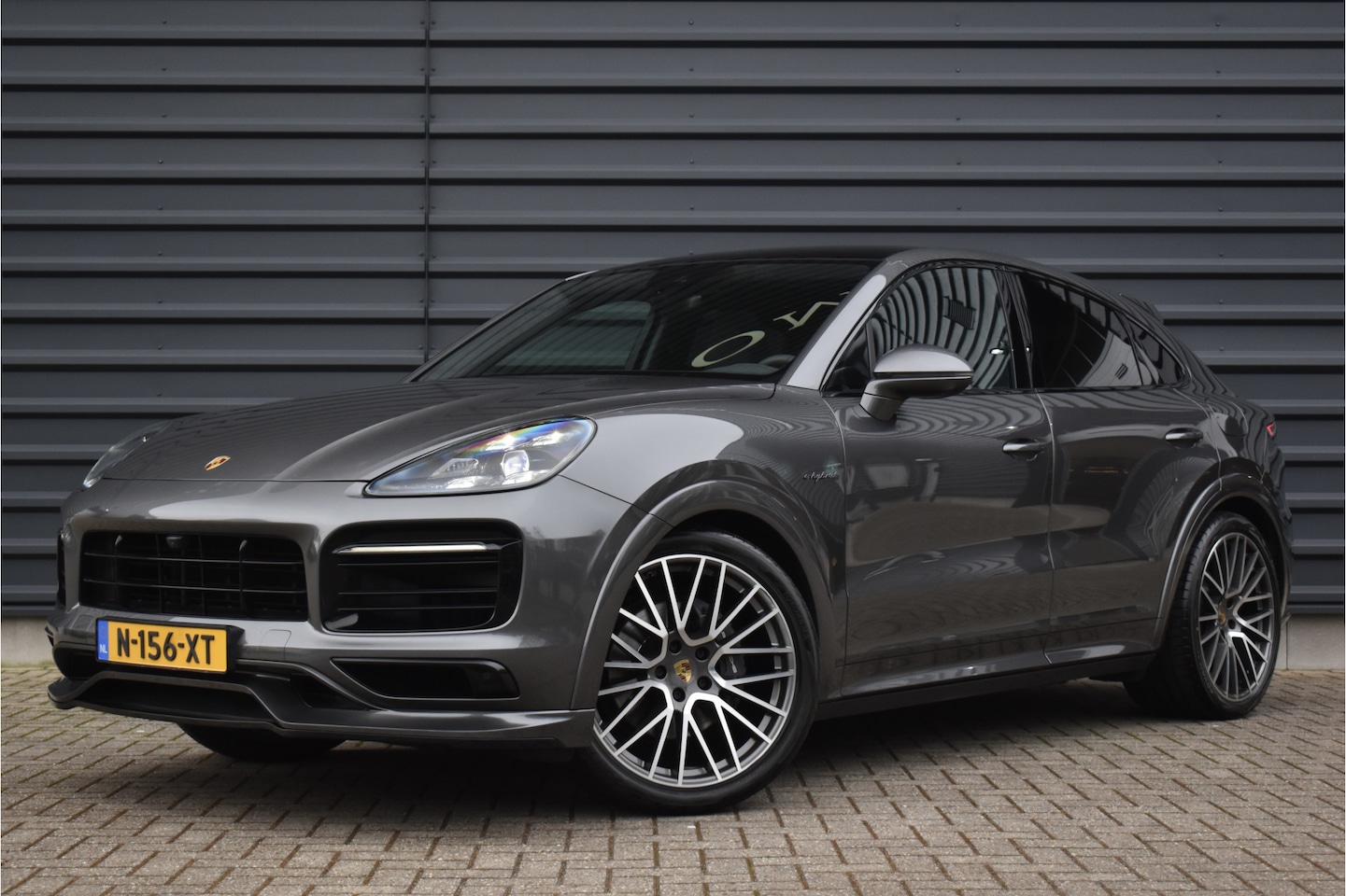 Porsche Cayenne Coupé - 3.0 E-Hybrid 462pk SportDesign Techart | Pano | ACC | 22'' Wielen | PDLS+ Matrix | Alcanta - AutoWereld.nl