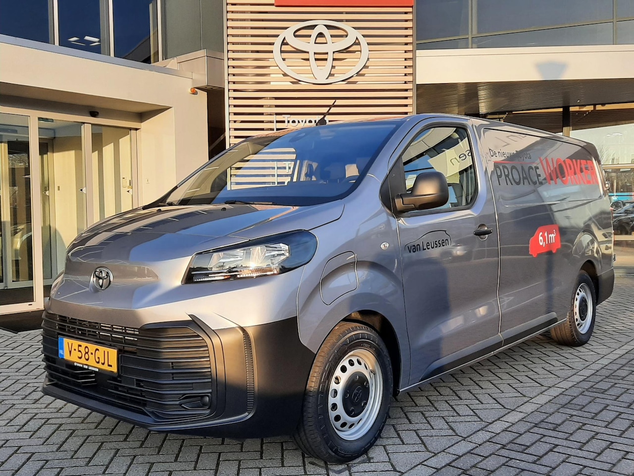 Toyota PROACE Long Worker - CHALLENGER ELECTR EXTRA RANGE LONG 75KWH PARK-SENSOREN APPLE/ANDROID BLUETOOTH AD-CRUISE A - AutoWereld.nl