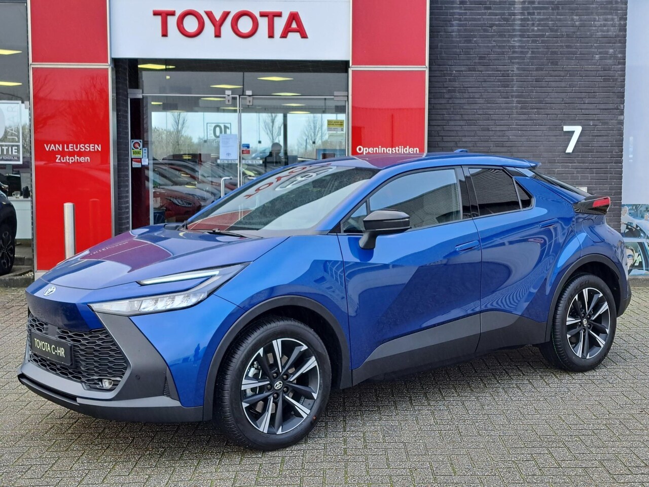 Toyota C-HR - 2.0 Plug-in Hybrid 220 Dynamic NIEUW DIRECT LEVERBAAR STOEL EN STUURWIELVERWARMING PDC - AutoWereld.nl