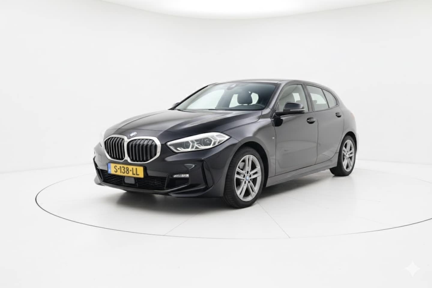 BMW 1-serie - 118i M Sport I Geen Import I M pakket | Carplay | Compleet - AutoWereld.nl