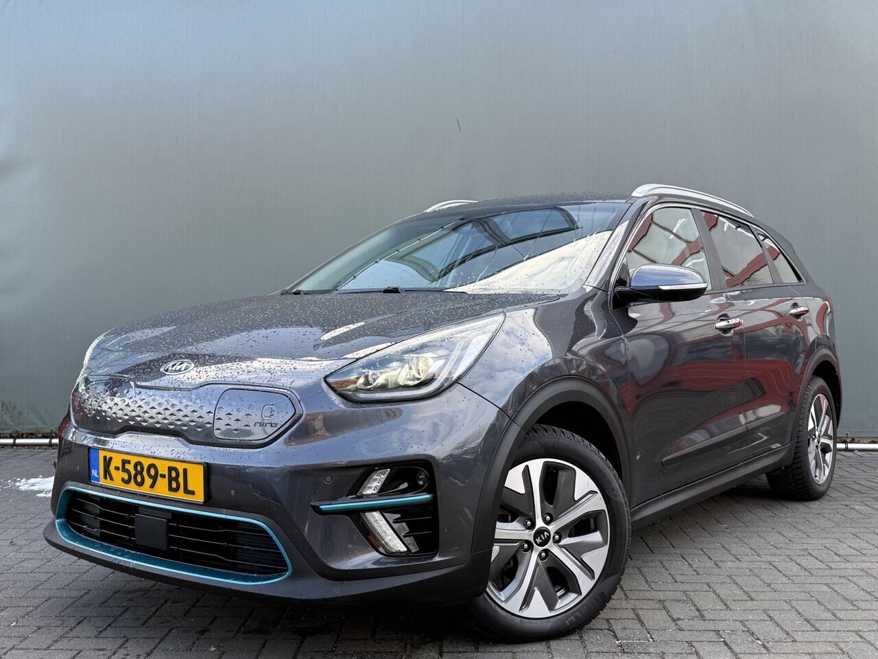 Kia e-Niro - BWJ 2020 ExecutiveLine 204 PK 64 kWh AUTOMAAT | FULL LED | ELEKTR. STOELEN | STOEL + STUUR - AutoWereld.nl