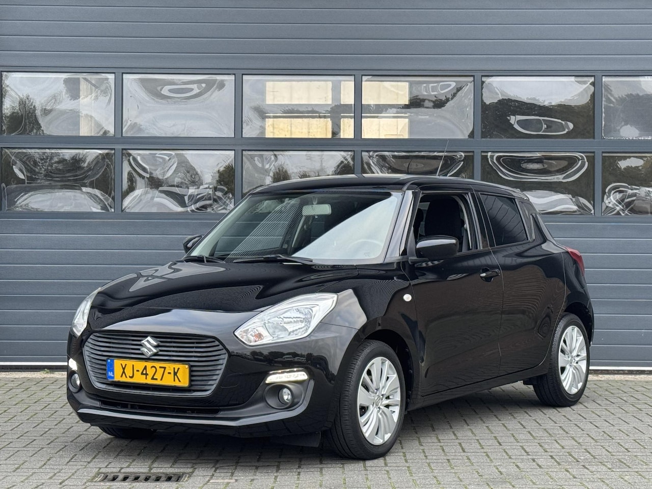 Suzuki Swift - 1.2 SELECT I APPLE CARPLAY I ACHTERUITRIJCAMERA I AIRCONDITIONING I STOELVERWARMING - AutoWereld.nl
