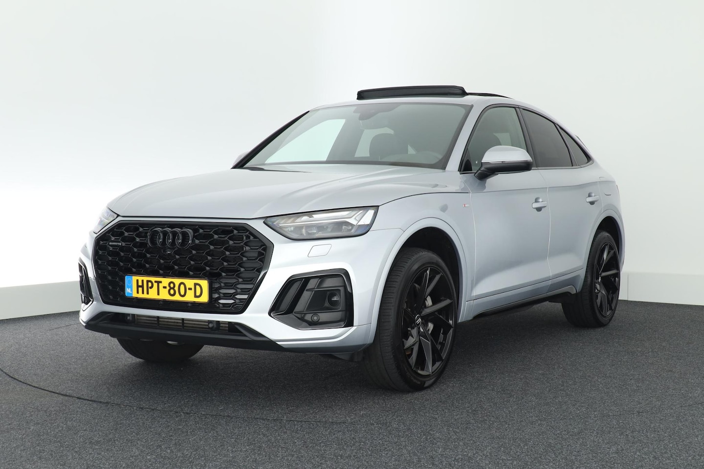 Audi Q5 Sportback - 50 TFSI e 299pk 2x S-Line Black Edition Keyless Camera Panoramadak Virtual Cockpit Navigat - AutoWereld.nl