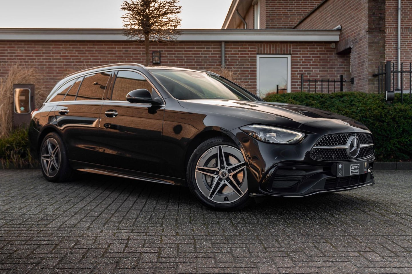 Mercedes-Benz C-klasse Estate - 300 e AMG Line 313 PK Pano 360 Camera Head-Up Ambiance Carbon 18'' - AutoWereld.nl