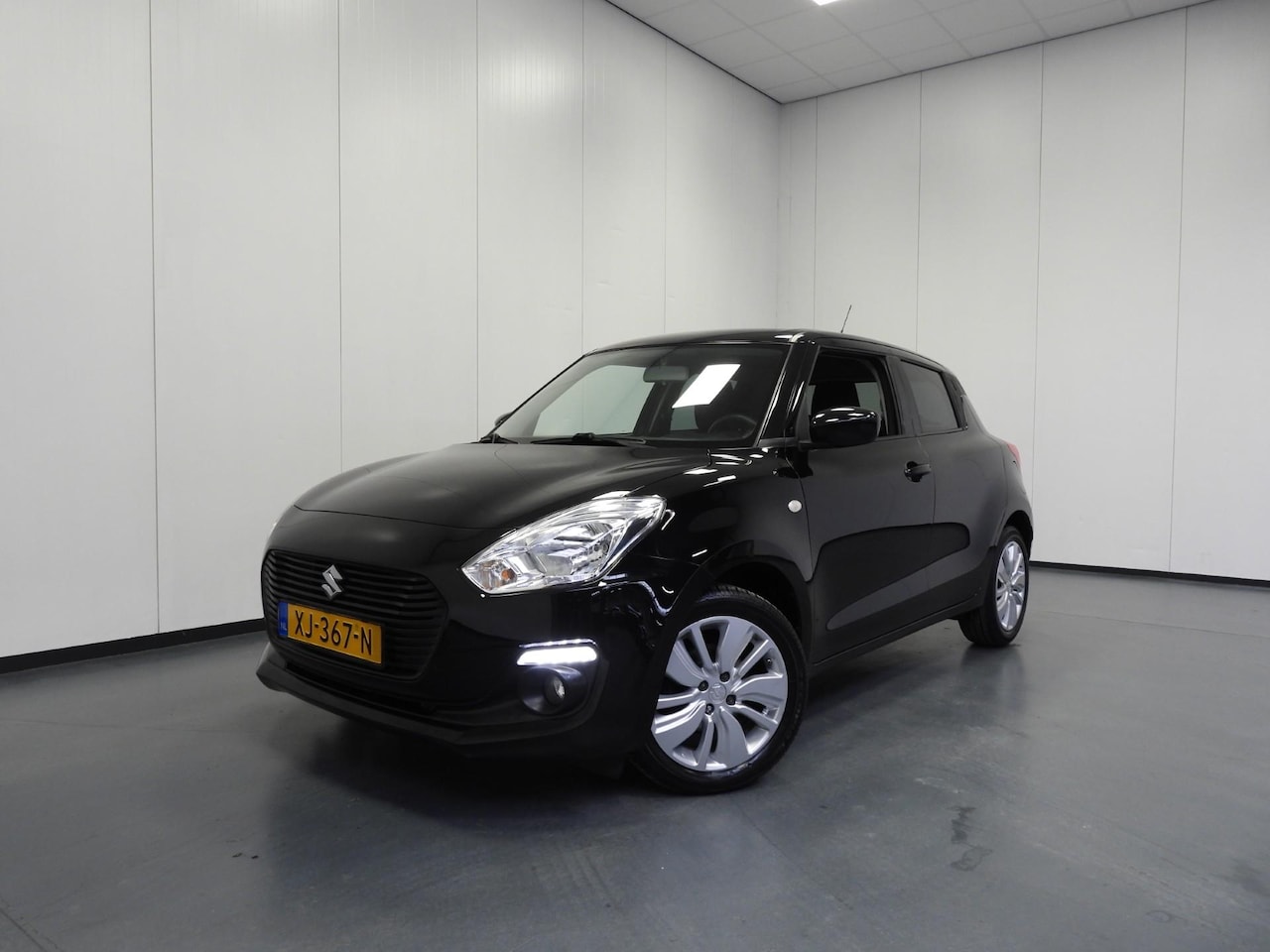 Suzuki Swift - 1.2 Select NAVI/CAMERA/AIRCO/16"LMV! - AutoWereld.nl