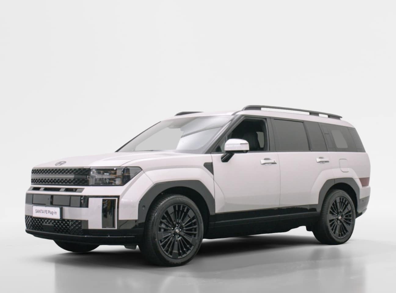 Hyundai Santa Fe - 1.6 T-GDI PHEV BlackLine 6persoons | Private lease 1.249 p.m. - AutoWereld.nl