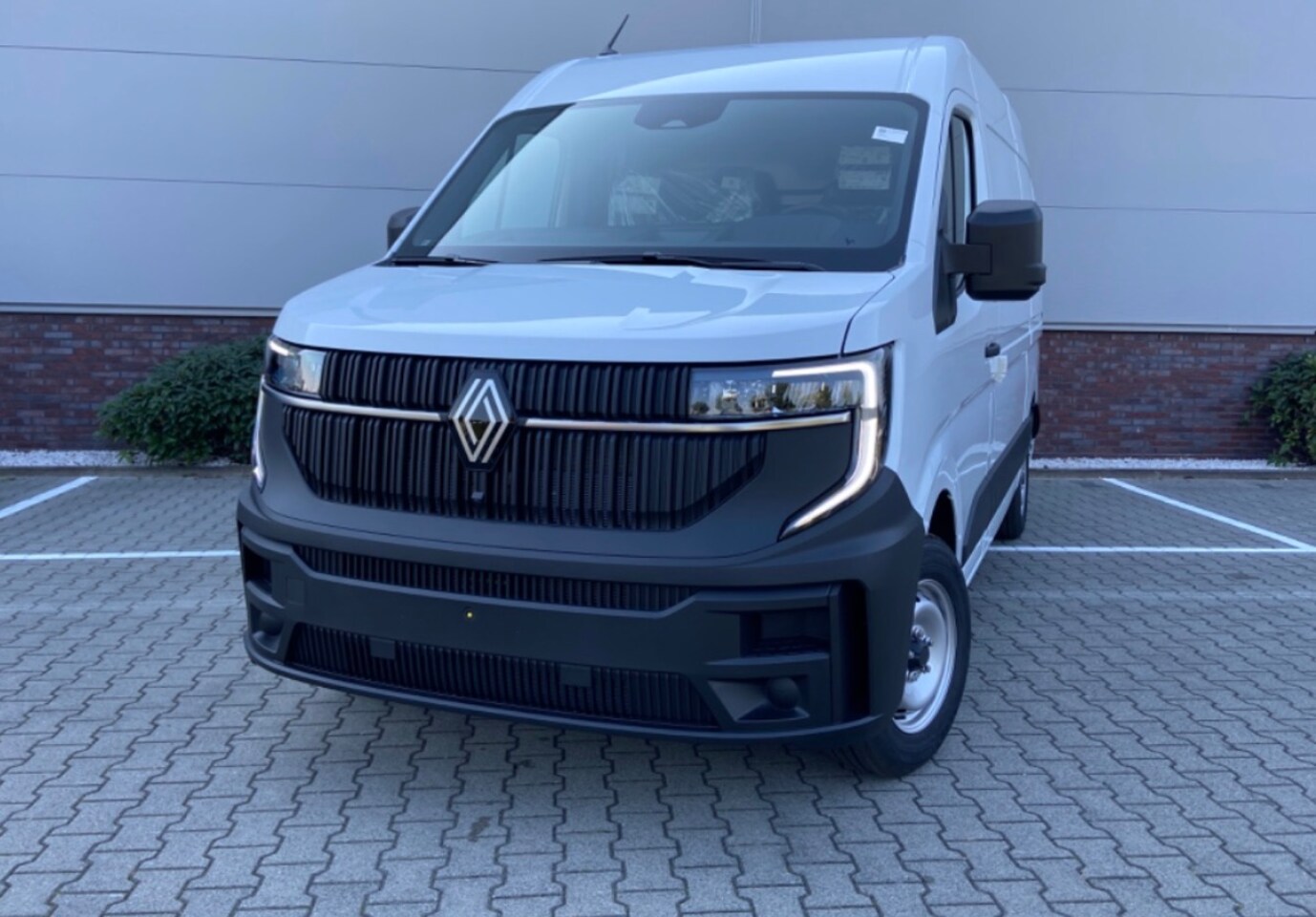 Renault Master - T35 2.0 dCi 130 L2H2 Start Carplay / Camera / Airco - AutoWereld.nl