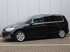 Volkswagen Touran - 1.5 TSI Highline 7-zits | Panoramadak | Virtual | Keyless | ACC