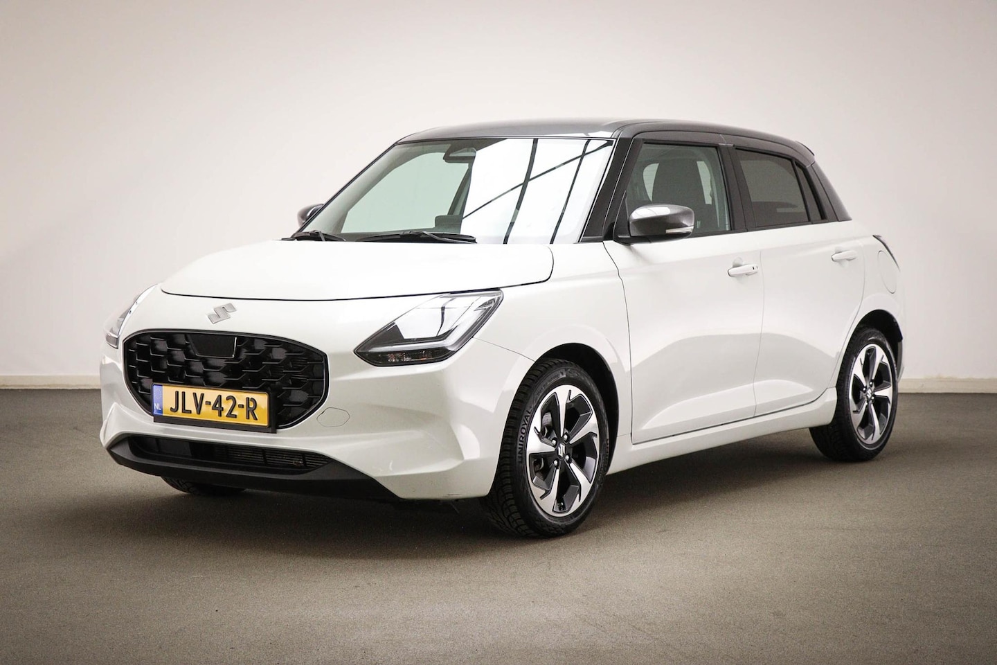 Suzuki Swift - 1.2 Style Smart Hybrid | STOELVERWARMING | DAB | APPLE | CAMERA - AutoWereld.nl