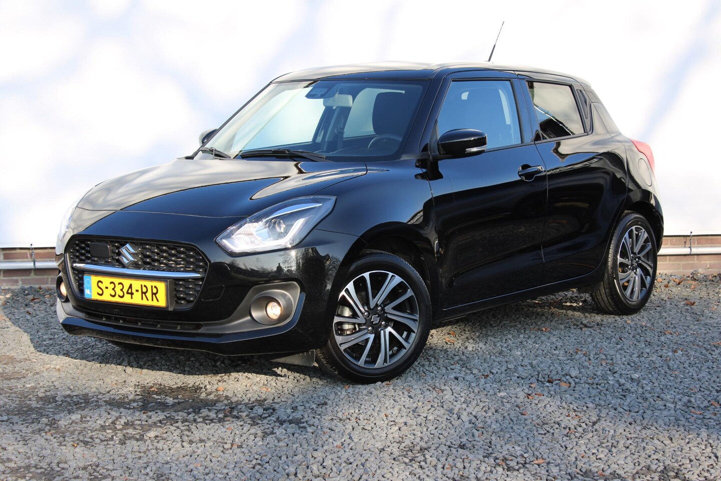 Suzuki Swift - 1.2 Style Smart Hybrid Automaat, ORG NL, 1e Eigenaar, Stijl uitvoering! - AutoWereld.nl