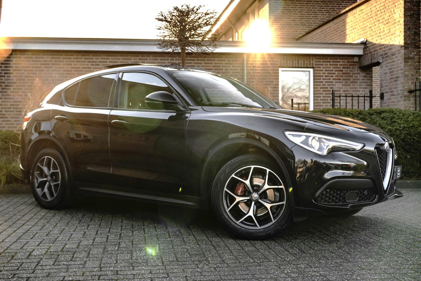 Alfa Romeo Stelvio - 2.0 T AWD B-Tech Q4 200 PK Pano Adaptive Leder Camera 19'' - AutoWereld.nl