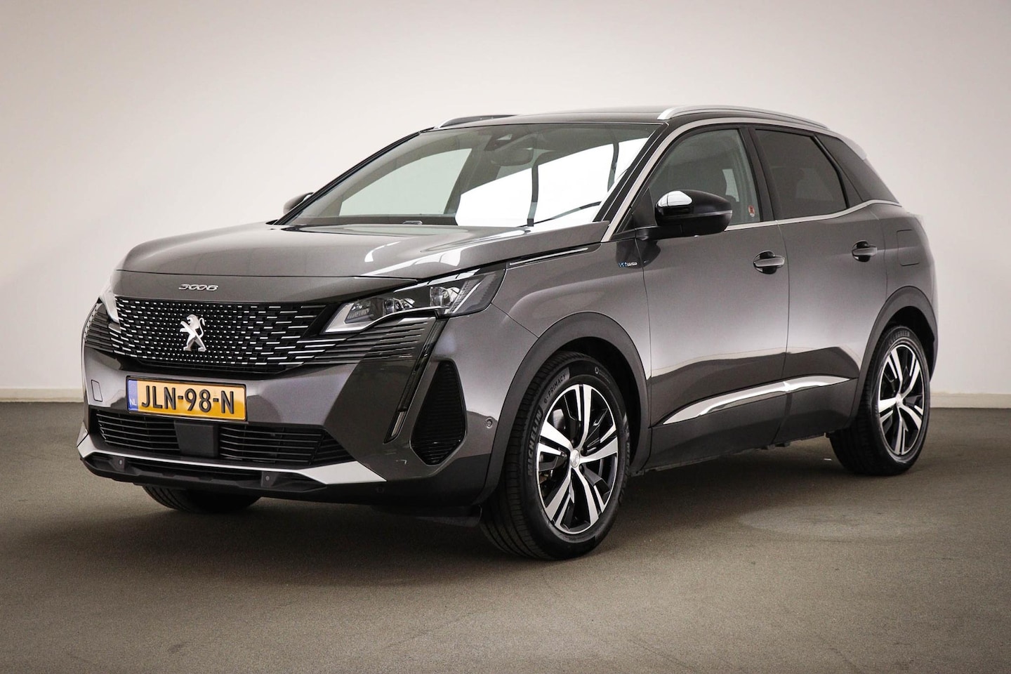 Peugeot 3008 - 1.6 HYbrid 225 GT | PANORAMADAK | SFEERVERLICHTING | DAB | APPLE | CAMERA - AutoWereld.nl