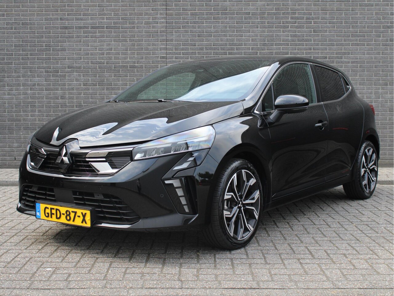 Mitsubishi Colt - 1.0T MT First Edition Cruise/Climate control, Navigatie, Camera, Parkeersensoren v+a, 17"L - AutoWereld.nl