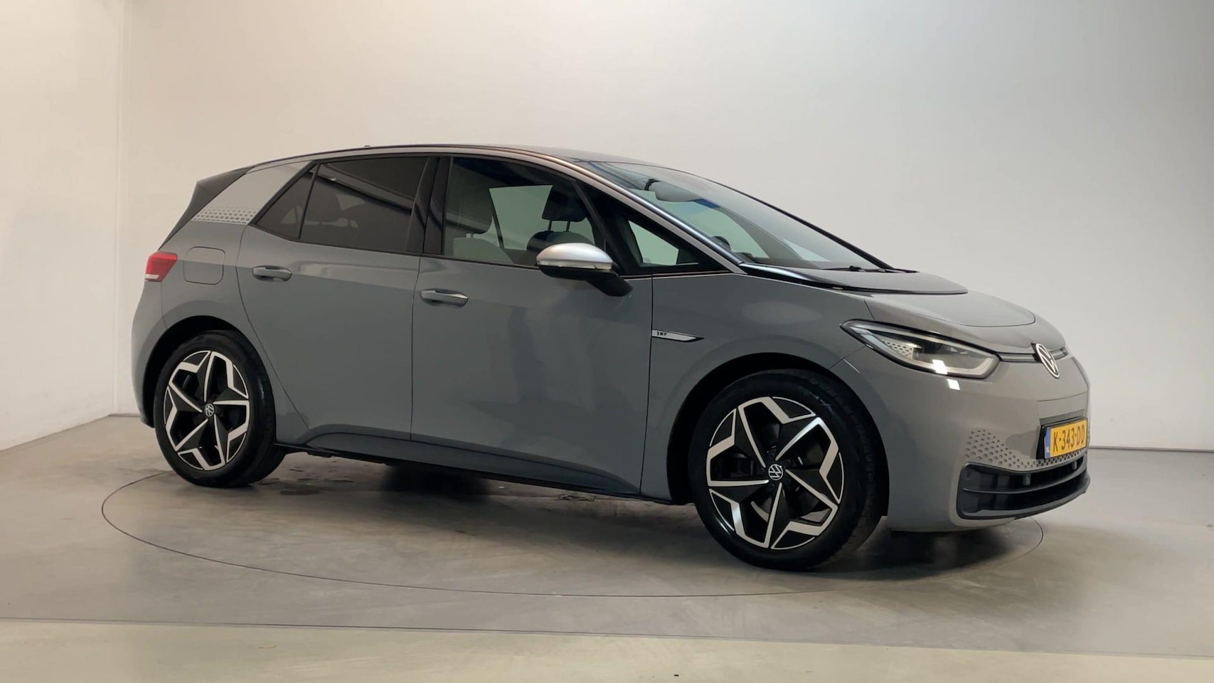 Volkswagen ID.3 - First Plus 58 kWh LED Stoelverwarming Camera Navigatie - AutoWereld.nl