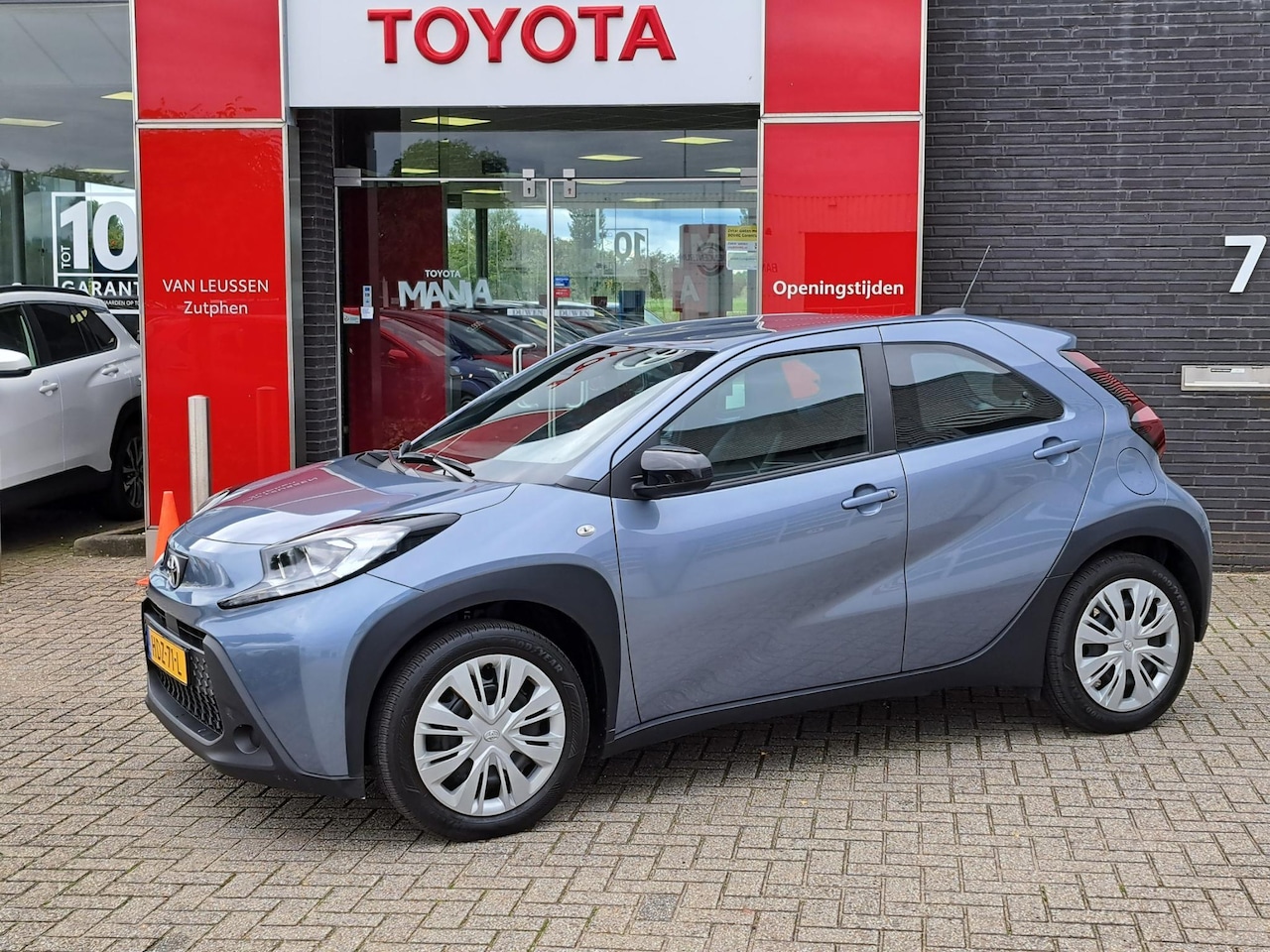 Toyota Aygo X - PLAY AIRCO CAMERA APPLE/ANDROID AD-CRUISE - AutoWereld.nl