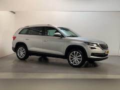 Skoda Kodiaq - 1.5 TSI 150pk DSG Business Edition Leder-Stof Camera Navigatie Sfeerverlichting