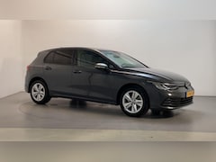 Volkswagen Golf - 1.0 eTSI 110pk DSG Life Virtual Cockpit Navigatie Parkeersensoren