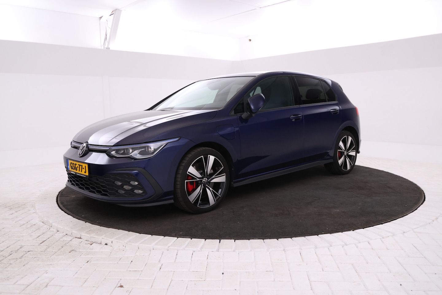 Volkswagen Golf - 1.4 eHybrid GTE Panorama, Mistlamen 18 inch, Fabrieksgarantie - AutoWereld.nl