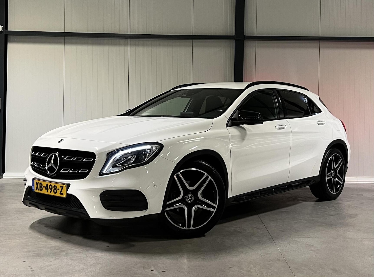 Mercedes-Benz GLA-Klasse - 180 AMG Navi Camera Cruise Climate PDC - AutoWereld.nl
