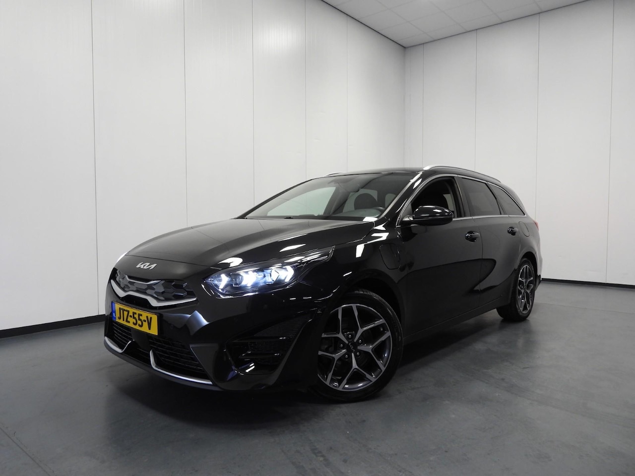 Kia Cee'd Sportswagon - Ceed 1.6 GDI PHEV Plug In Executive LEER/TREKHAAK/LED/17"LMV! - AutoWereld.nl