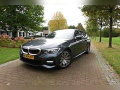 BMW 3-serie Touring - 320i High Executive M-SPORT | Pano | LED | CarPlay | Stoelverw. | Elektr. klep | Camera |