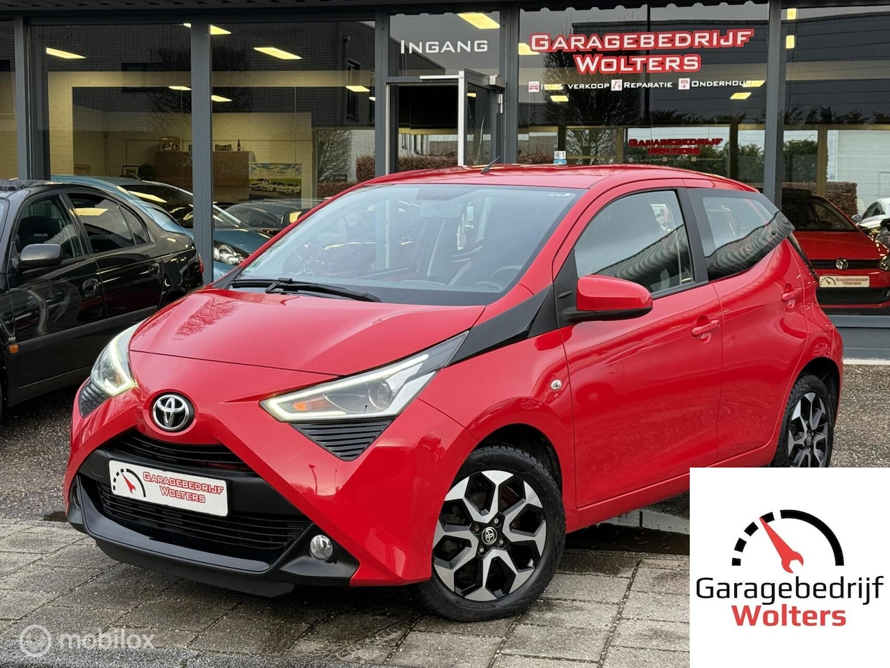 Toyota Aygo - 1.0 VVT-i x-play CAMERA CARPLAY LED NW APK - AutoWereld.nl
