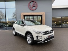Volkswagen T-Roc - 1.5 TSI 150pk DSG Style Carplay | Camera | Keyless | Elek. Achterklep | Rijklaar incl. gar